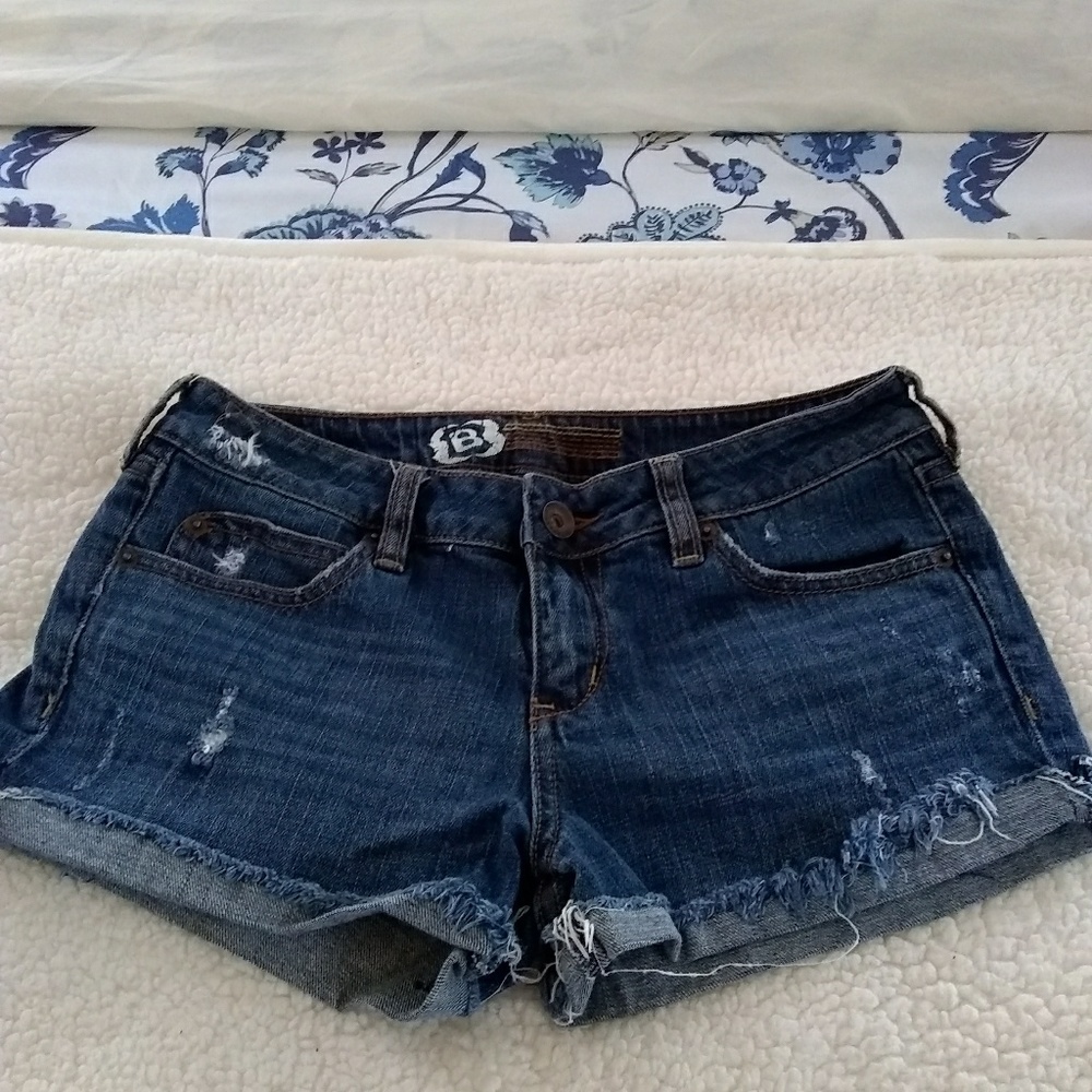 Bullhead distressed denim shorts